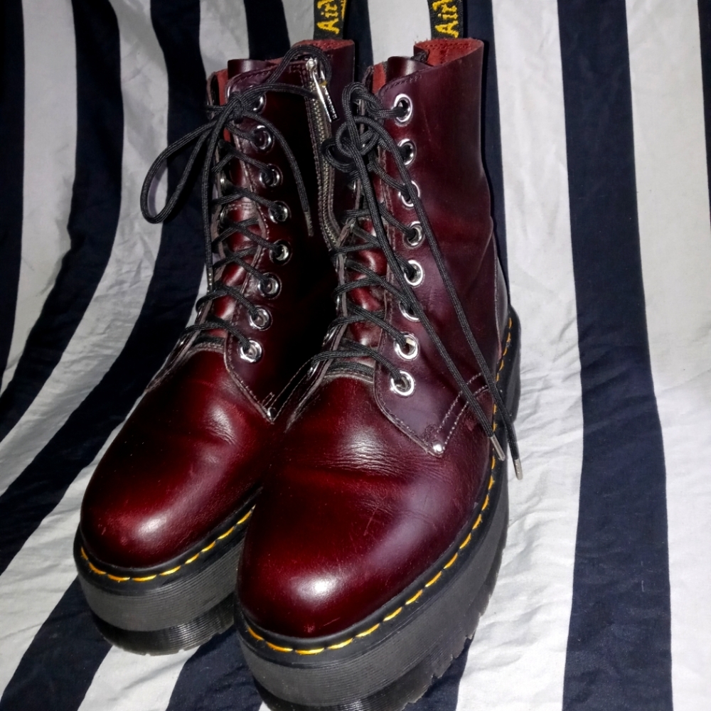 Platform doc marten boots